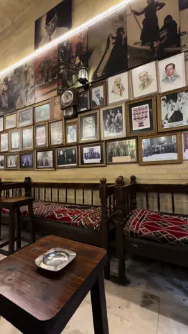 واحده من اقدم مقاهي في بغداد هيه مقهى الشاهبندر التي تقع في شارع المتنبي بلقرب من نهر دجله مليئه من ذكريات الماضي الجميل  #شارع_المتنبي #شارع_المتنبي_بغداد #تراثيات_عراقيه🇮🇶🇮🇶♥️♥️ #تراثيات_بغداديه🌼🌸🌼🌸 #الزمن_الجميل #الزمن_الجميل_زمن_الطيبين #مقاهي #تيك_توك_العراق #ترند #ترند_العراق #اكسبلور #فيرال #fyp 