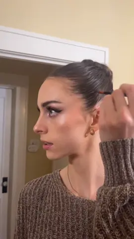 pov ur a balding ballerina #ballet #ballerina #ballettok #dance #pointeshoes #fyp #balletdancer #balletslippers #hair 