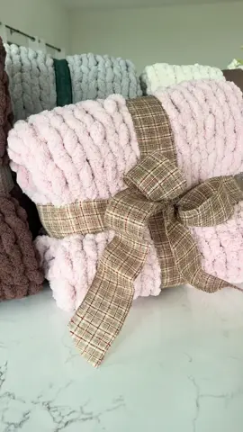 I am so appreciative for all the love and support this year. Its been so amazing and ao busy. Heres a few of my many many amazing blankets. #fyp #chunkyknitblanket #handmade #chenilleblanket #chunkyblanket #DIY #chunkyknityarn #fingerknitting #chenilleyarn #chenille #cozyblanket #blanketorders 