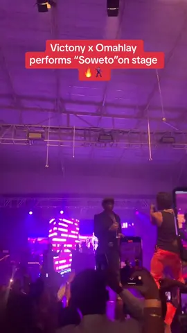 Vict0ny joins Omah_lay on stage for “Soweto” remix 🔥🔥🔥 #PulseEvents #StackedDecember #pulsenigeria #omahlay #victony #concert 