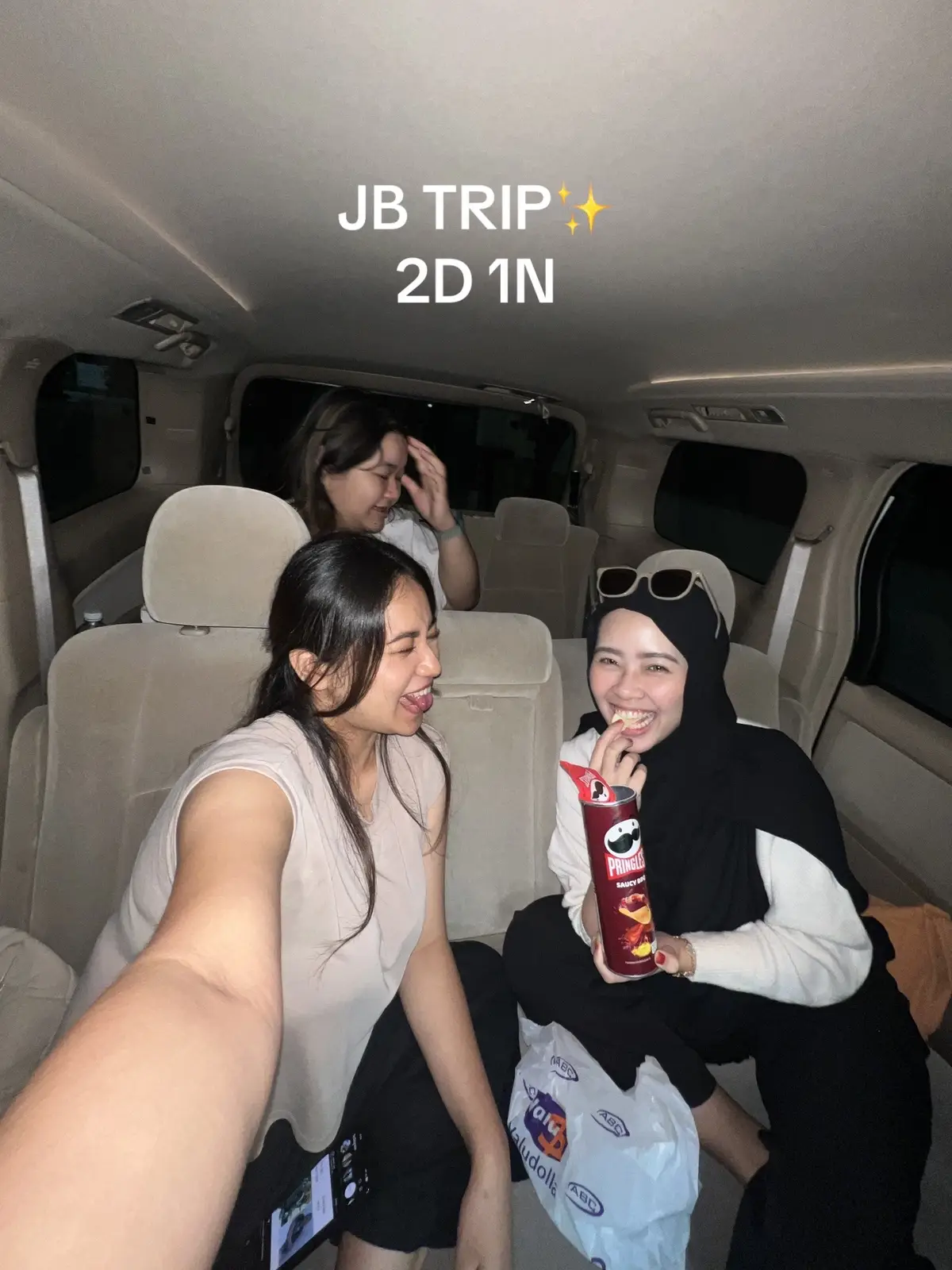 the lane closure didn’t stop us, we just wanted a fun trip even if it means spending extra for that ride in 🫣  #jb #jbtrip #awagyu #dintaifung #friendstrip 