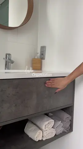 Organizing my bathroom drawers 🤍 #ASMR #bathroomorganization #drawerorganization #organizingasmr #aesthetic 