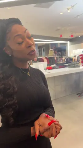 When D Boyd tries to connect Malichi with a new cougar! #foryou #viraltiktok #Kountrywayne #kountrywayneskits #kountrywaynecomedy 