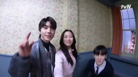 detrás de escena BELLEZA VERDADERA ep  1 #truebeutykdrama #doramascoreanos #doramas_asiaticos #kdramasnetflix #kdramas #kdramasvd #doramas #kdramascene #bellezaverdaderakdrama #bellezaverdadera #fyp🤩🤩🤩 #viralcorea #Viral #fy #coreanos #bellezaverdadera 