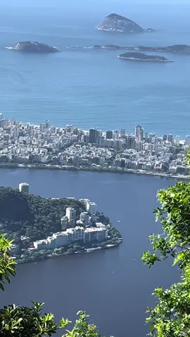 Cristo Redentor - Corcovado - Parque Nacional da Tijuca - Alto da Boa Vista - Rio de Janeiro - RJ 🥰🇧🇷 #carioca #errejota #goodmorning #riodejaneiro #cidademaravilhosa #ipanemabeach #leblon #ipanema #bonjour #buenosdias #goodevening #goodnight #paris #nyc #rj #rio #brasil #brazil #london #italy #japan #buongiorno #berlin #saopaulo #copacabana #boanoite #bomdia #usa #miami #florida #tiktok #rio #life #Lifestyle #wonder #wonderfulplaces # beautiful #Love #amor #amo #TrueLove #saudade #turismo #ferias #vacation #Deus #God #Gospel #paz # esperança #sonho #dream #musica #music #corcovado #cristoredentor 