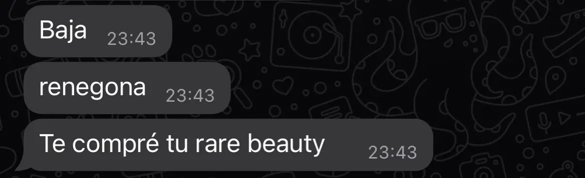 Etiqueta a tu renegona y regalale su rare beauty que no sea espectadora 🫣🫣 #rarebeauty #sephora #rarebeautymakeup #makeup #skincare #peru #lima #perulima🇵🇪 #tendencia #viral #maquillaj #sephorahaul 