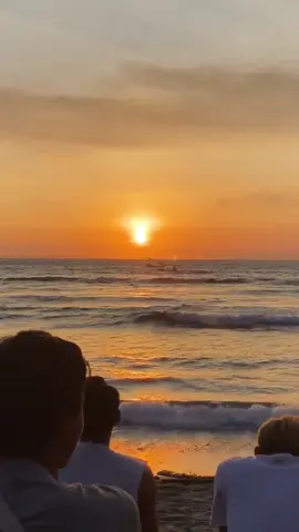 One song one glass😂🍷 Yiieeww brodiiiee🤙🏝️🌊🌅 #sunsetlover #story #fypシ゚viral #storytimevideos #mataram #lombok #fyp #sunsetvibes #goldenhour #pantai #senggigi #wonderfulplaces #klui #sunset #lomboktiktok #reggae #paradise #bali #jakarta #indonesia #tiktok #brazil #beachday #beachclub #europe #españa #italia #redredwine #usa #beach #surf 