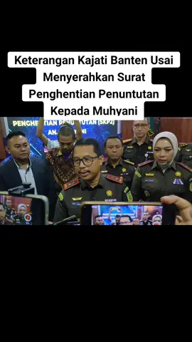 Berikut keterangan Kepala Kejaksaan Tinggi (Kajati) Banten Didik Farkhan Alisyahdi usai menyerahkan langsung surat penghentian penuntutan kepada Muhyani (58) penjaga kandang kambing yang menusuk Pencuri kambing hingga tewas menggunakan gunting saat membela diri di Kampung Ketileng, Kelurahan Teritih, Kecamatan Walantaka,Kota Serang. . #kejatibanten #muhyanipenjagakambing #keadilan #keadilanharusditegakkan 