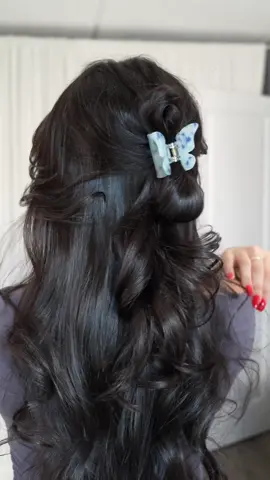 Easy Winter Hairstyle☃️❄️ #easyhairstyles #holidayhairstyle #chrismashairstyle #cutehairstyles #hairtutorial #halfuphalfdown #hairtrends #hairtrends2024 #foryou 