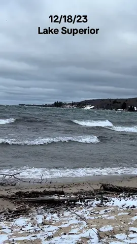 Lake Superior commands respect due to its vast size, frigid temperatures, and waves, especially during storms 🌊😳 #picturedrockskayaking #paddlepicturedrocks #lakesuperior #puremichigan #munisingmichigan 