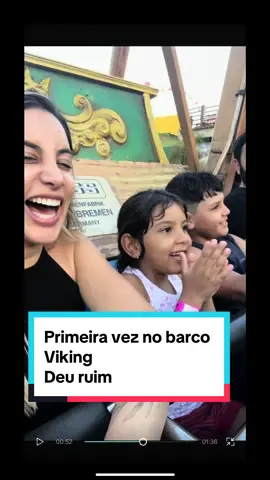 Deu ruim! Primeira vez no barco Viking #barcoviking #hopihari #hopihari2023 #natalmagikohopihari #natalmagiko #meme