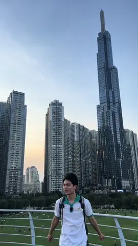 Sinh Viên Có Gì Vui | Landmark 81 có gì vui? #travel #landmark81 #vietcai 