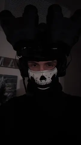 Stop staring #maskedmen #maksedmenarehot #downbadformaskedmen #airsoft #tacticalgear #tattoos #cod #codcosplay #ghost #mw2 #mw3 #modernwarfare #simonriley #fyp #cosplay #ghostcosplay 