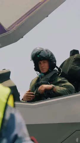 Follow my IG Aviation_lover6588 for more video 🫡🤙 Repost by👉 @ausairforce IG No. 75 Squadron has arrived for Exercise Elang AUSINDO 🇮🇩🇦🇺 This is the first time our #AusAirForce F-35A Lightning II aircraft have participated in an exercise in Indonesia and demonstrates Australia’s commitment to enhancing interoperability and strengthening our partnership with Indonesia. 💪 #f35 #aviation #aviationlovers #aviationlife #aviationdaily #aviationtiktok #avgeek #militaryaviation #protebe #foryou #foryoupage #fypシ #fypシ゚viral #f16 #fighter #viralindonesia #indonesiaairforce #indonesia🇮🇩 #reel #reels #reelsinstagram 