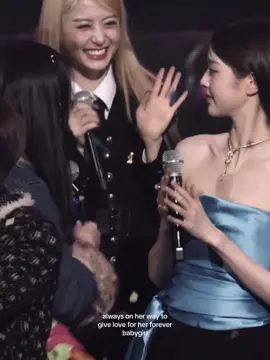 That's why i love yena so much. I miss my iz*one moments too much~ #YENA #WONYOUNG #IVE #IZONE #wizone #fyp #parati #gayodaejeon2022 