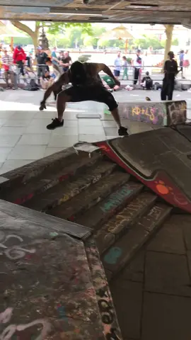 Tre double flip in sunnier times ☀️  #skate #skateboard #skatelife #skater #skateboardingisfun #skateboarders #thrasher #berrics #supereightteam #teamsupereight #❤️skateboarders #fyp #fypシ #foryourpage #foryou #treflip #doubleflip #southbank #london 