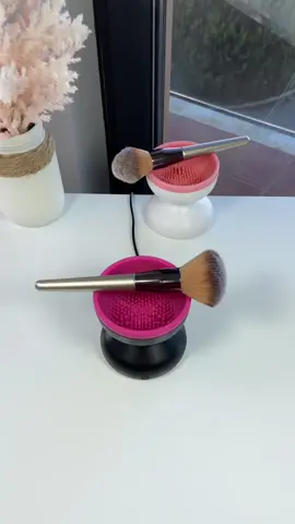 🎁 Pamper your skin with the elegance it deserves using our innovative automatic makeup brush cleaner. 💆‍♀️✨ Revel in the luxury of clean brushes, bidding farewell to skin troubles and embracing the confidence that comes with a flawless canvas. 💖 Your journey to radiant beauty starts here! 🚫💥 Prioritize your self-care with this beauty essential. 💄🎁😍💕 #makeup #cleanbrushes #brushcleaning #makeuptips #makeuphacks #MakeupRoutine #makeuptutorial #skincare #beauty #beautyroutine #makeupremoval 