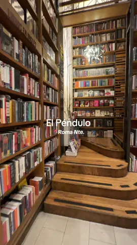 Tres pisos de libros, cafeteria y bar 📚☕️ de ensueño #cdmx #lugarescdmx #romanorte #cafescdmx #librerias #mexicocityrecs #bookshoptok 
