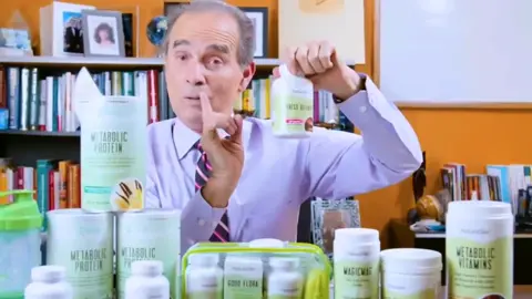 Parte 3 ¡Logra una vida saludable con los productos del Dr. Frank Suárez! Descubre los increíbles beneficios de los productos diseñados por el reconocido experto en salud, Dr. Frank Suárez. Siente la transformación en tu cuerpo y alcanza un estado óptimo de bienestar. Línea de Productos para el Control de Peso:  - Pierde esos kilos de más y siéntete más ligero que nunca con nuestra gama de productos enfocados en el control de peso.  - Obtén resultados duraderos y saludables, acompañados de una alimentación balanceada y un estilo de vida activo. Suplementos Naturales para el Bienestar:  - Nutre tu cuerpo de manera natural con nuestros suplementos cuidadosamente formulados para promover tu bienestar general.  - Experimenta una mayor vitalidad y una sensación de equilibrio en tu día a día. Productos Esenciales para una Digestión Saludable:  - Transforma tu sistema digestivo y disfruta de una mejor salud intestinal con nuestra selección de productos esenciales.  - Adiós a la hinchazón y la incomodidad digestiva. Nuestra línea de productos te ayuda a mantener una digestión equilibrada y eficiente. No esperes más para mejorar tu calidad de vida. Los productos del Dr. Frank Suárez están diseñados para brindarte resultados reales y duraderos. ¡Descubre el poder de una vida saludable y toma el control con nuestra gama de productos hoy mismo! . . . . . #metabolismotv #metabolismotv1880 #franksuarez #franksuarezmetabolizmotv #naturalslim