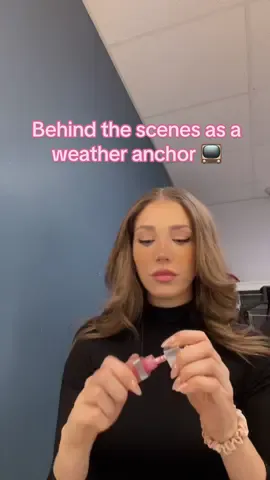 A day in the life as a weather anchor ❄️📺 #behindthescenes #weatheranchor #livetv #television #dayinthelife #ctvnews #weatherforecast #broadcast 