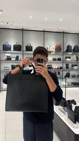 L size totebag, tak cukup tampan ke macam ni? #fyp #pedro #masukberanda #trending #masukberandafyp 