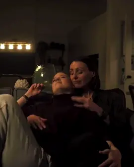 #SILVACRECONFIRMED : the way amy looks at kristen HELP ME🥹🥹🥹🥹🥹 and the physical touches, them cuddling is too much for me i love them #amysilva #surannejones #kirstenlongacre #roseleslie #vigil #silvacre #behindlcorp #wlw #fyp 