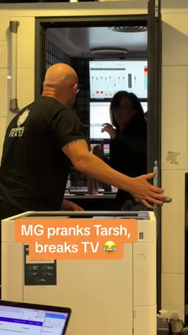 #prayforthetv 😂 #fyp #markgeyer #mickandmginthemorning 