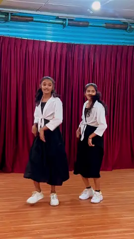 #dancer #trending #tamilsong #tamildance #lovesong #fyp #tiktok #songs #tamil #status#tamilstatus #romanticsong #romence #couple #vairalvideo #vibes #girlsdance #foryou #foryoupage #2k_lolly_01 