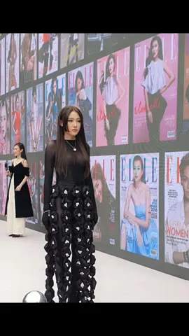 Huỳnh Uyển Ân mặc đầm xuyên thấu đi sự kiện Elle #xuhuong ,#tiktokgiaitri #uyenan #huynhuyenan 