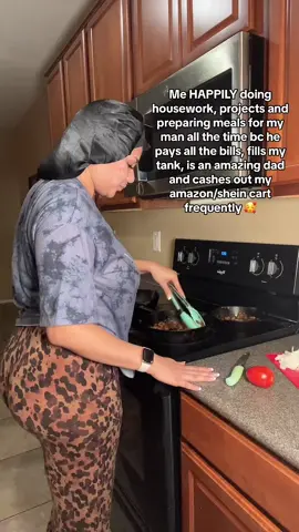 That man can get WHATEVERRRR he wants from me. #cookingandcleaning#housewifelife#stayathomemom#dominantman#housewifetiktok 