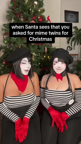 love u twin 😊 @Ronnie Bunni #cosplayers #xmas 