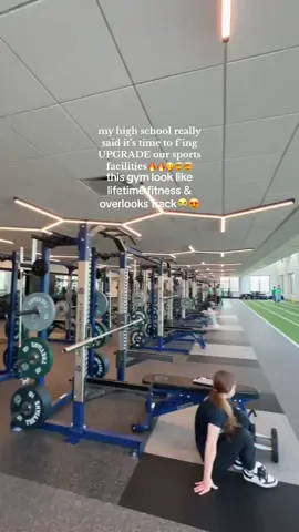 what a TIME it must be as a student-athlete here DAMN #chicago #highschool #newtrier #newtrierhighschool #nt #sports #sportsfacility #sportsfacilities #upgrade #renovationproject #gotrevs #studentathlete 