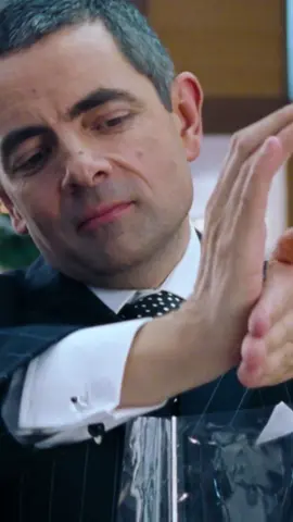 can't stop won't stop watching Love Actually #RowanAtkinson #AlanRickman