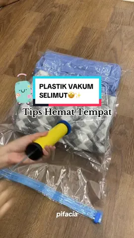 Simpan selimut jumbo jd auto kempes hemat tempat🫶🏻😝 #vakumplastik #vakumplastikbaju #vakumselimut #TikTokImpact #TikTokTainment #belanjaditiktoklagi 