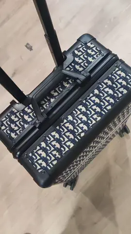 #suitcase #dior #madeinitaly🇮🇹 