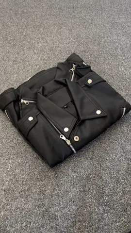 💀💀💀 #jaketleather #leatherjacket #jaketmotoran #jaketkulitwanita #ootdinspo 