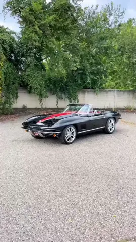 1967 Chevrolet Corvette | Beautiful Muscle Car! 🖤🎥 : #Supercar #Cars #Viral #TikTokVideo #Modified #International #Luxury #Luxurycars #Dreamcars #Clscars #CLSCARS #clscarsmizou #classiccars10 