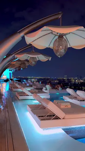 Nights at the most luxury hotel in Dubai! This is Atlantis the Royal! #dubai #night 