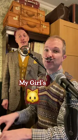 🎶🐾 The OG WAP! Join Champagne Charlie and I for a cheeky trip down memory lane with Harry Roy’s playful 1930s hit about a beloved pet! 🍾 😉🎤 #VintageVibes  #ClassicHits  #SingWithChampagneCharlie  #TimelessTunes  #TomCarradine  #CarradinesCockneySingAlong  #singalong  #cockneysingalong