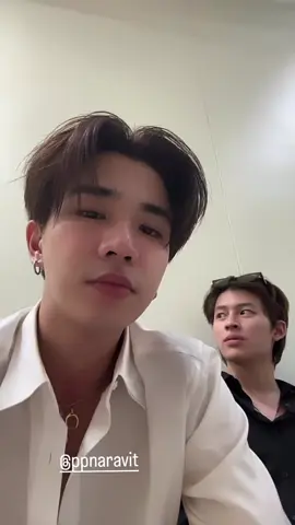 PONDD PLS WHY R U SO HANDSOME???? HE'S EFFORTLESSLY HANDSOME FR AND I CAN'T HANDLE IT 😭 #ppnaravit #perthtanapon #thaienthu #xyzbca #fyp 