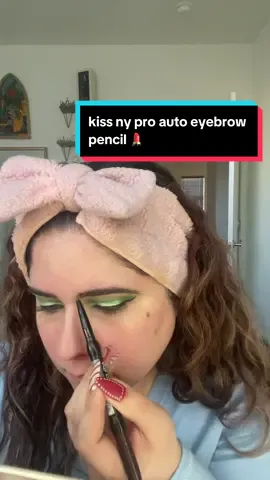 Lets try out the new @Kiss NY auto eyebrow pencil 💚 #kissnyproambassador #kissnypro #eyebrowroutine #fillinyoureyebrows 
