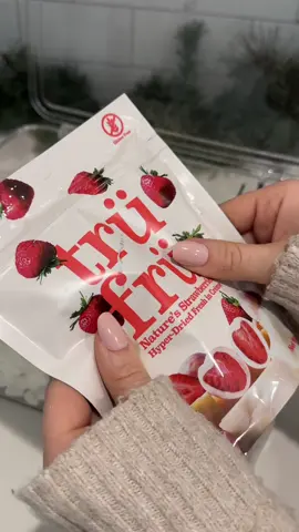 restocking my candy drawer before Christmas with @Trü Frü 🫶🏻✨ #asmr#asmrsounds#restock#candyrestock#organizedhome#organize#trufrupartner#satisfying#organizedkitchen 