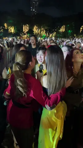 #BINI : From #Kyootic BINI to crying BINI real quick! Group hug!!! 🥹🫶🏻 Let’s watch the emotional moments of our best girls during the #USTPaskuhan2023 finale fireworks!🎆🎥 #BINI_inReelLife #SleighItWithBINI