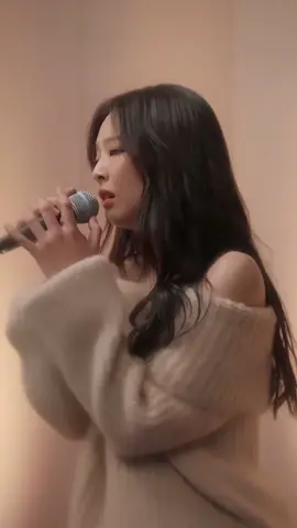 JENNIE KIM covering SNOWMAN by SIA💛💛💛💛 she so pretty while singing😭😭😭 #snowmansia #snowmanjennie #jenniecover #mandu 💋 #jennie #jenniekim #blackpink #fashion ##tiktokph #songs #lyrics #fyp #fypシ #fyppppppppppppppppppppppp #viralvideo #blackpinkjennie #foryou #foryoupage #follower #kimjennie #blackpinkjennie #jenniemandu #jenduekie #jennierubyjane #jennieedit #jenniesolo #jenniefancam #nini 
