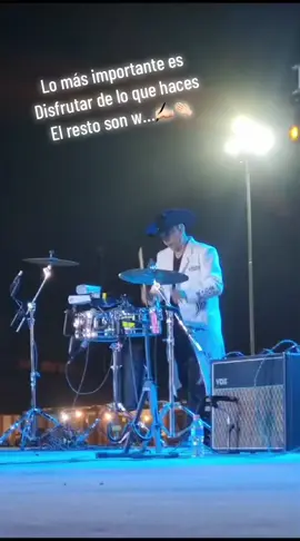 Buena vibra en el escenario siempre ❤️