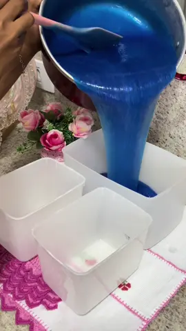 Fiz a pasta de brilho mais famosa da internet na cor azul bebe #pastadebrilho #pastadebrilhocaseira #pastadebrilhoparaalumínio #pastacaseira 