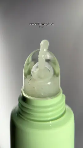 Mint glossy lips 🍒🍦 lkeep your lips glossy, hydrated 😮 @Summer Fridays tinted lip butter “mint”  #makeup #lipgloss #lipbutter #lipbalm #summerfridays #summerfriday