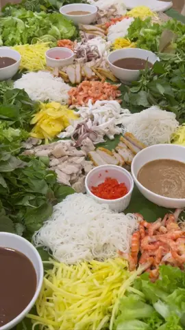 Giáng sinh vui vẻ và bình an 🎄🎄❄️❄️❤️❤️ #merrychristmas #vietnamesefood #wrapandroll 