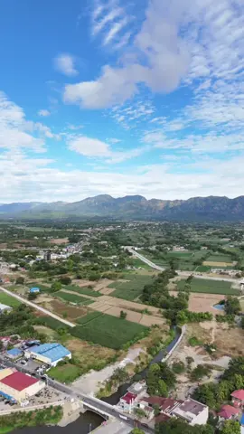 Steep panorama from above over Vigan City. I hope you don't get dizzy from this beauty. #vigan #vigancity #drone #philippines #mountain 