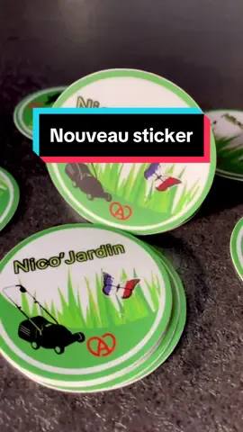 Hello la compagnie !! En ce réveillon de Noël, je vous présente mon tout nouveau sticker « Nico’Jardin »  Pour toutes les personnes intéressés n’hésitez pas à me contacter en privé ! 🎁. Je vous souhaites à toutes et à tous un joyeux Noël et de très belles fêtes de fin d’année !  À bientôt Nico !!! #sticker #cadeaux #noël #noel #reveillon #content #nouveau #presentation #échange #abonnés #merci #pourtoi #christmas #happy #new #followers #thankyou #foryou 